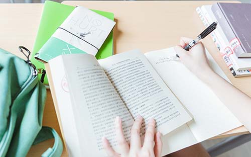 自考商務英語怎么學習畢業(yè)快？