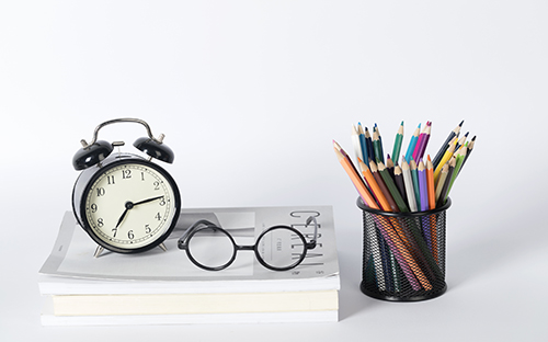 成人高考和執(zhí)業(yè)藥師是同一天嗎？