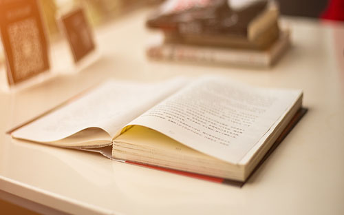 中醫(yī)學(xué)成人高考報(bào)名條件？