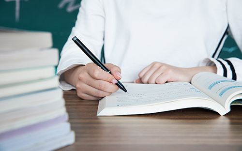 自考本科需要通過論文答辯才能畢業(yè)嗎？