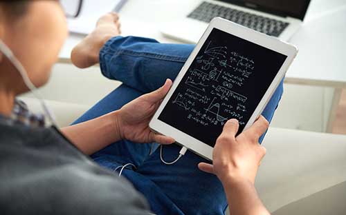 廣東省成人高考報(bào)名費(fèi)用是多少？