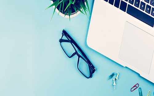 成人高考畢業(yè)證和統(tǒng)招畢業(yè)證一樣嗎？有用嗎？