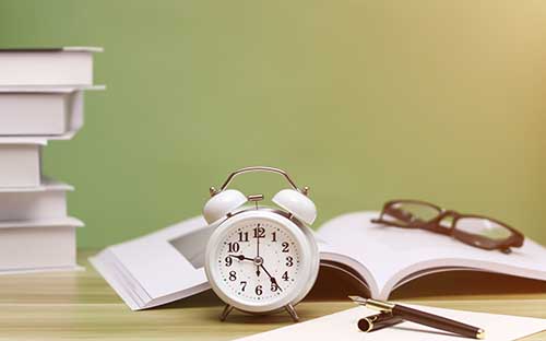 成人高考專升本報名時間是什么時候？過了分?jǐn)?shù)線就會被錄取嗎？