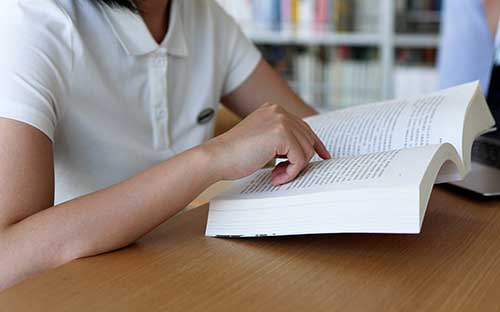 成人高考藥學專業(yè)可以做什么工作？報考條件有哪些？