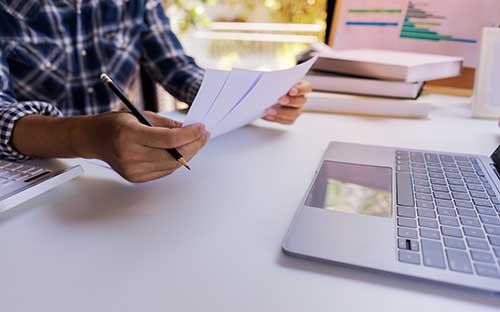 江蘇成人高考臨床醫(yī)學(xué)專業(yè)的報名條件有哪些？難考嗎？