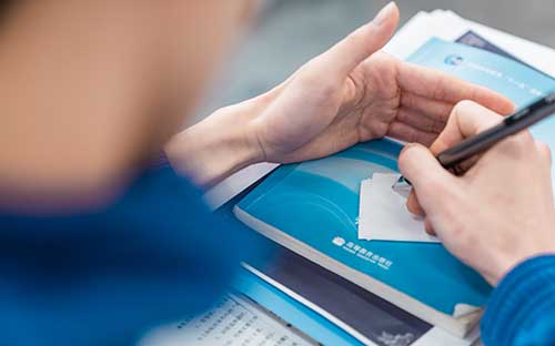 成人高考高中升本科難嗎?要考試的科目有哪些？