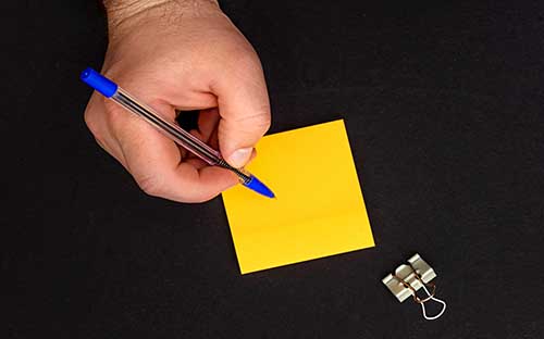 成人高考報(bào)名費(fèi)用是多少錢？需要報(bào)名培訓(xùn)機(jī)構(gòu)嗎？