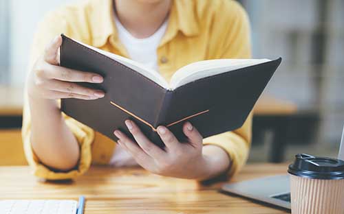 成人高考考試前身份證過期了怎么辦？各層次專業(yè)有哪些?