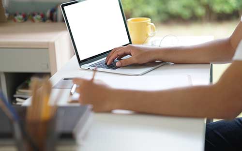 成人高考醫(yī)學(xué)類怎么報名？有哪些要求？