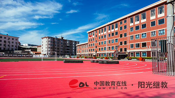 成人高考現(xiàn)在還能報(bào)名么嗎？專業(yè)怎么查詢？