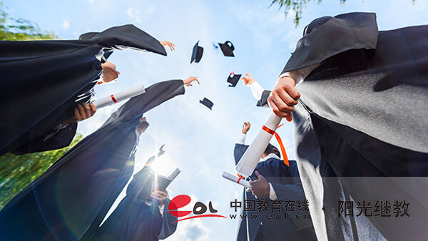 成人高考報(bào)名需什么證明材料？要先繳費(fèi)再報(bào)名嗎？