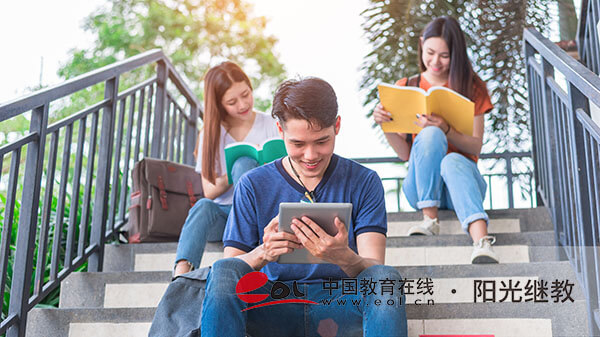 成人高考報名需要哪些條件才可以報考？需要哪些資料？