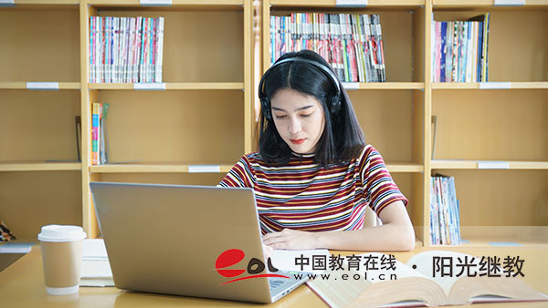 江西成人高考幾月份報(bào)名考試？需要滿足哪些要求？