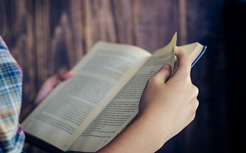湖北自考本科英語專業(yè)考試科目有哪些？怎么報名？