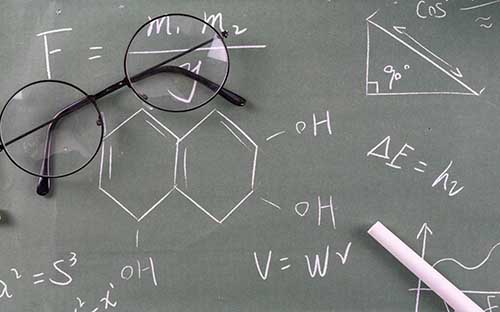 自考是去學(xué)校報名嗎？考完再報學(xué)校嗎？