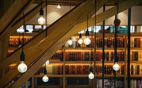 自考報(bào)名時(shí)間是多久？要考什么題？