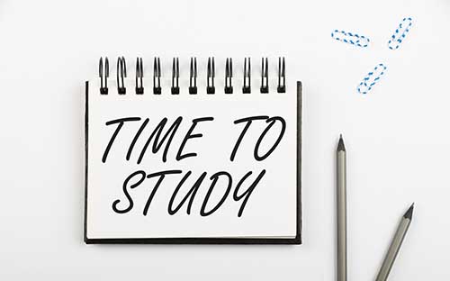 報名自考需要具備什么條件？容易通過的專業(yè)有嗎？