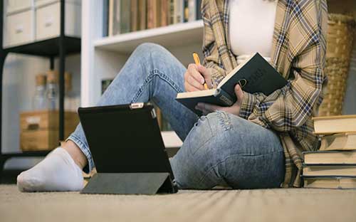 浦東新區(qū)自考報(bào)名時(shí)間在幾月？畢業(yè)證多久能拿到？