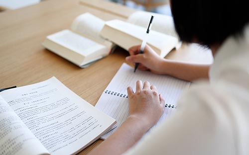 自考本科報名步驟有哪些？多久可以申請畢業(yè)？